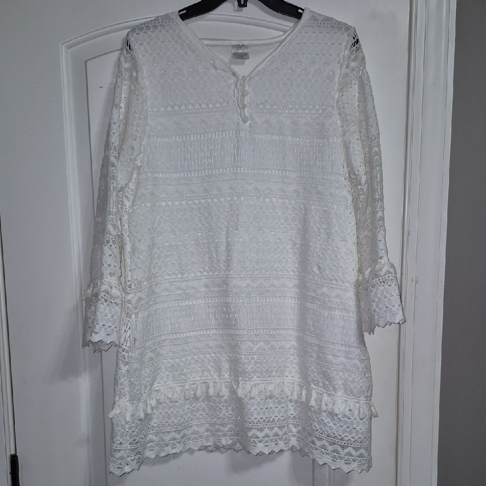 Chic White Lace Tunic for Women